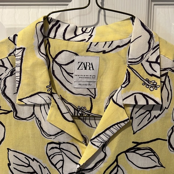 Zara Flora Short Sleeves Relaxed Fit (New) - Picture 2 of 5